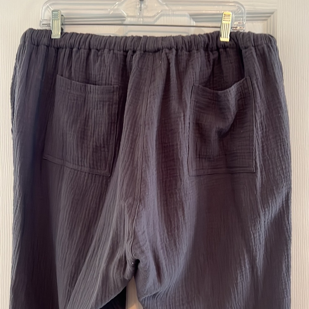 Super soft hundred percent cotton pants/top set - Picture 10 of 11